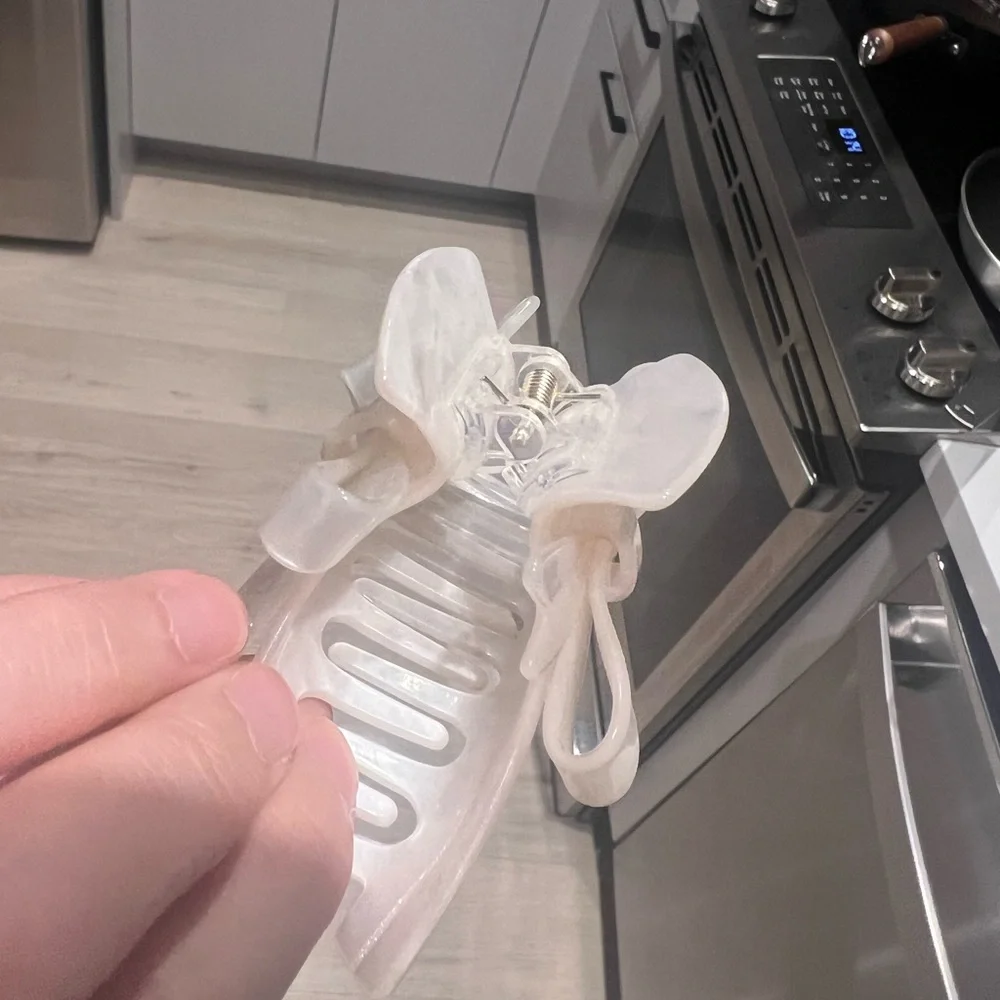 Floral Knows Pearlized Bow Hair Claw Clip Ivory Large Hair Clip Romantic NEW - Picture 3 of 6